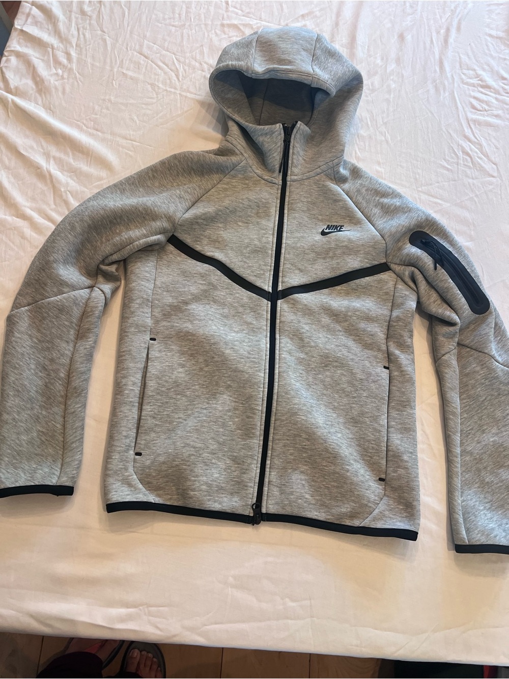 Nike Men’s Gray Full Zip Hooded Hoodie Sweatshirt Logo Pockets Size XS outdoor